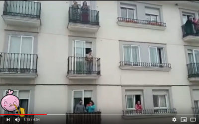 Los vecinos de la calle Cádiz cantan La Pasión